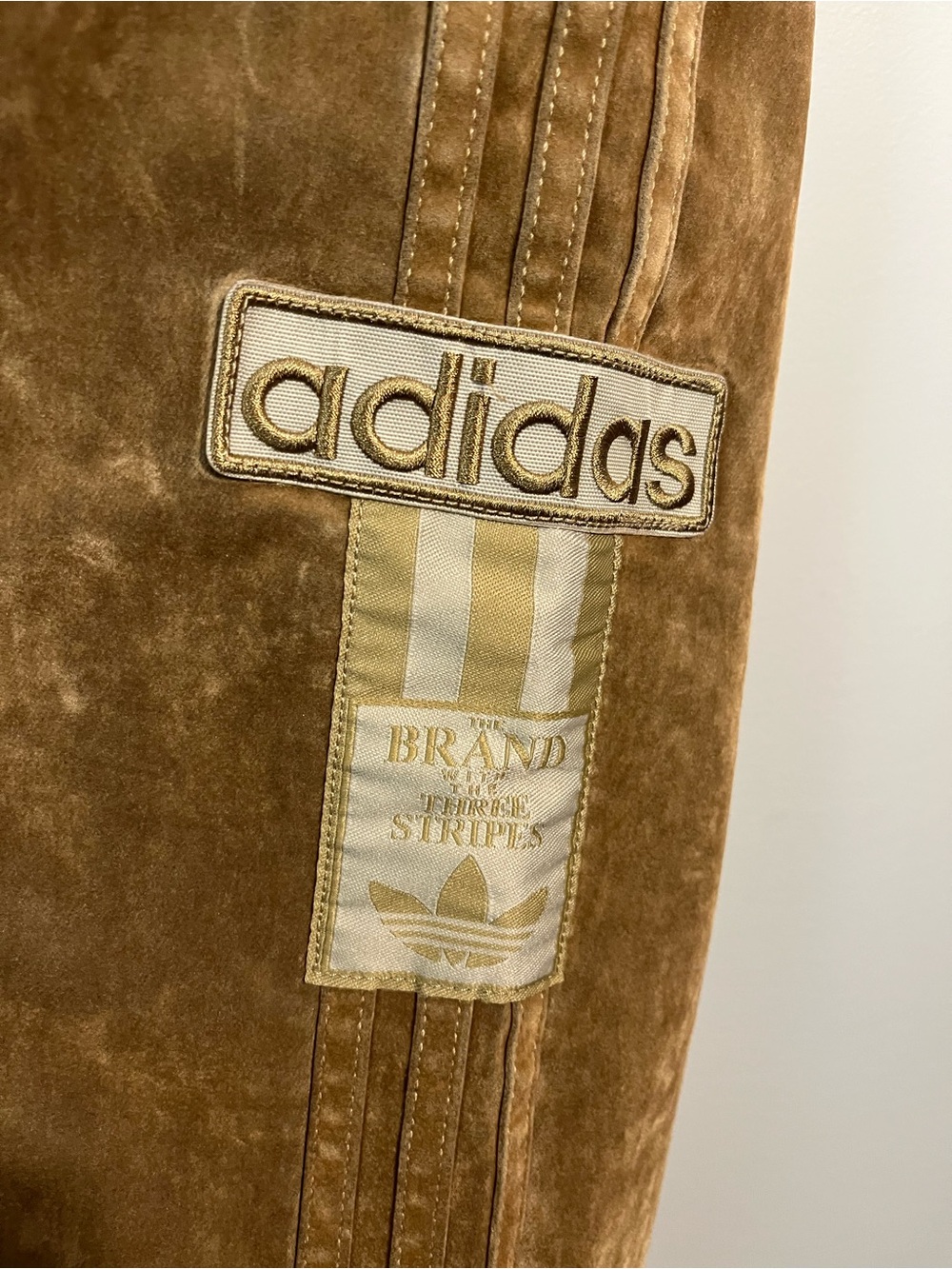 Women's Adidas Adibreak Velvet Brown Brushed Twill Pant JY2395 Size 3232 - Picture 4 of 12